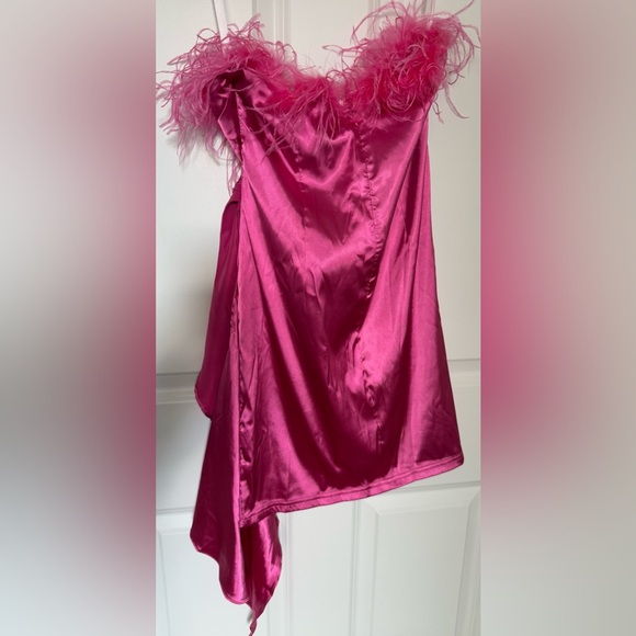 NWT Revolve More To Come Cierra Strapless Feather Wrap Dress in Hot Pink - Picture 7 of 12